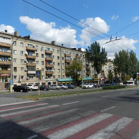 3-Room Apartment Near Inturist On Sobornyi Avenue 156, By Grandhome Zaporizhia Exteriör bild