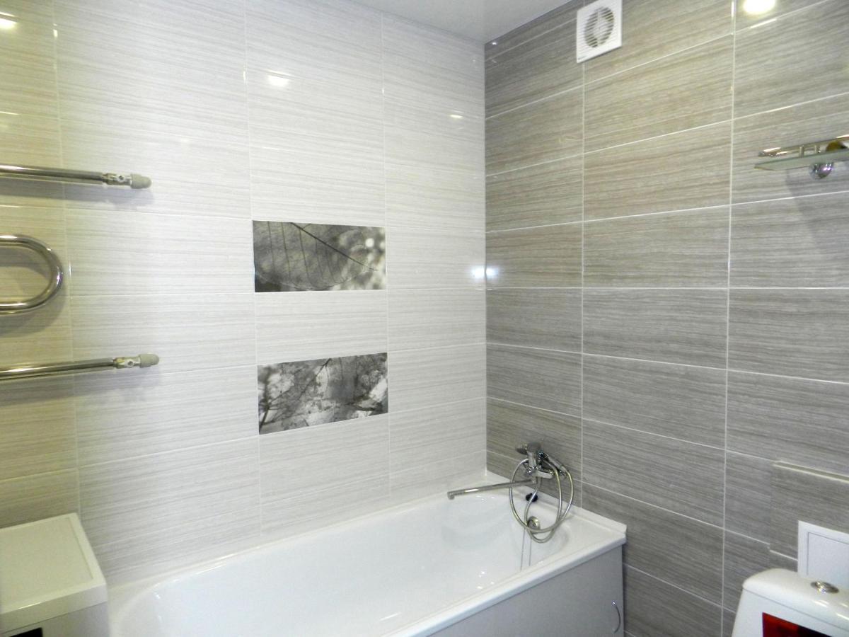 3-Room Apartment Near Inturist On Sobornyi Avenue 156, By Grandhome Zaporizhia Exteriör bild