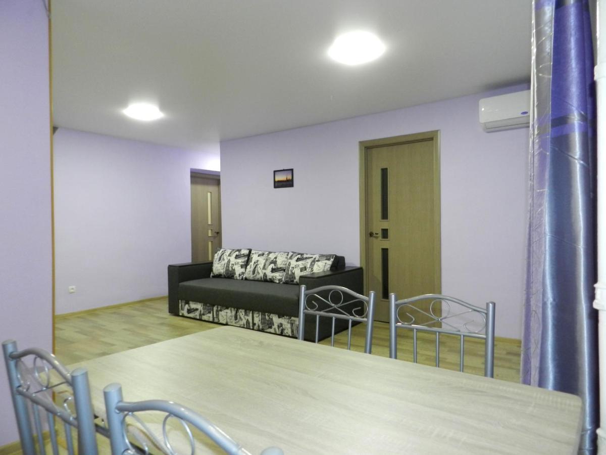 3-Room Apartment Near Inturist On Sobornyi Avenue 156, By Grandhome Zaporizhia Exteriör bild